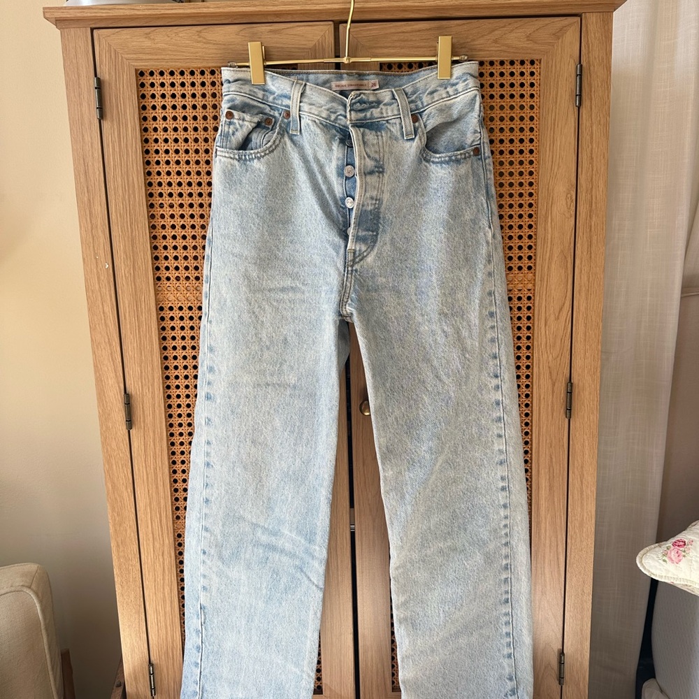 Levi’s Ribcage Straight Ankle Jeans